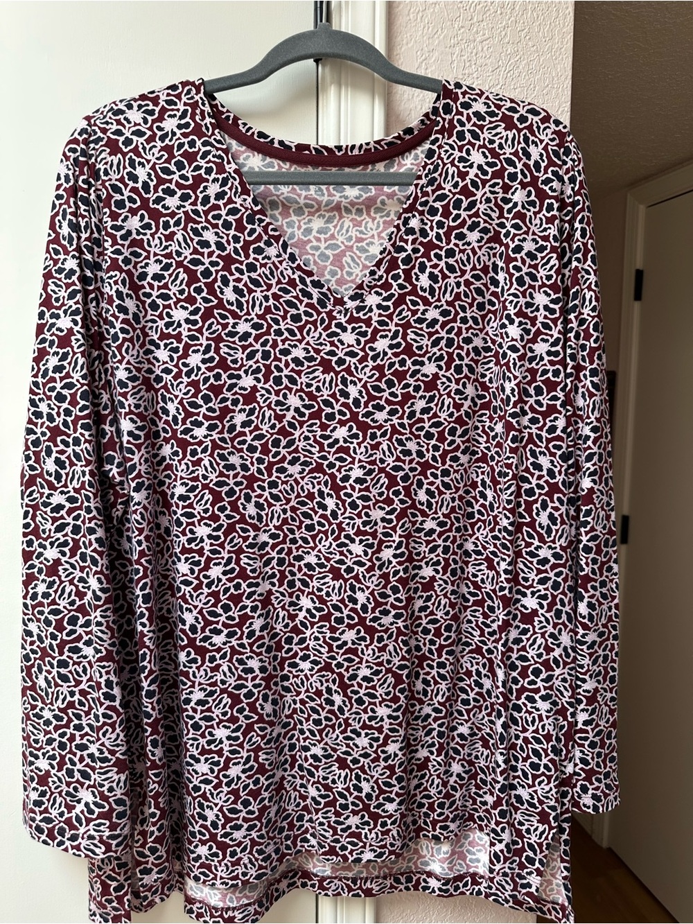 Lands' End Burgundy and White Floral V-Neck Long Sleeve Top
